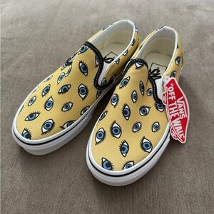 Vans Slip on Eye Print - size 5 - NWT